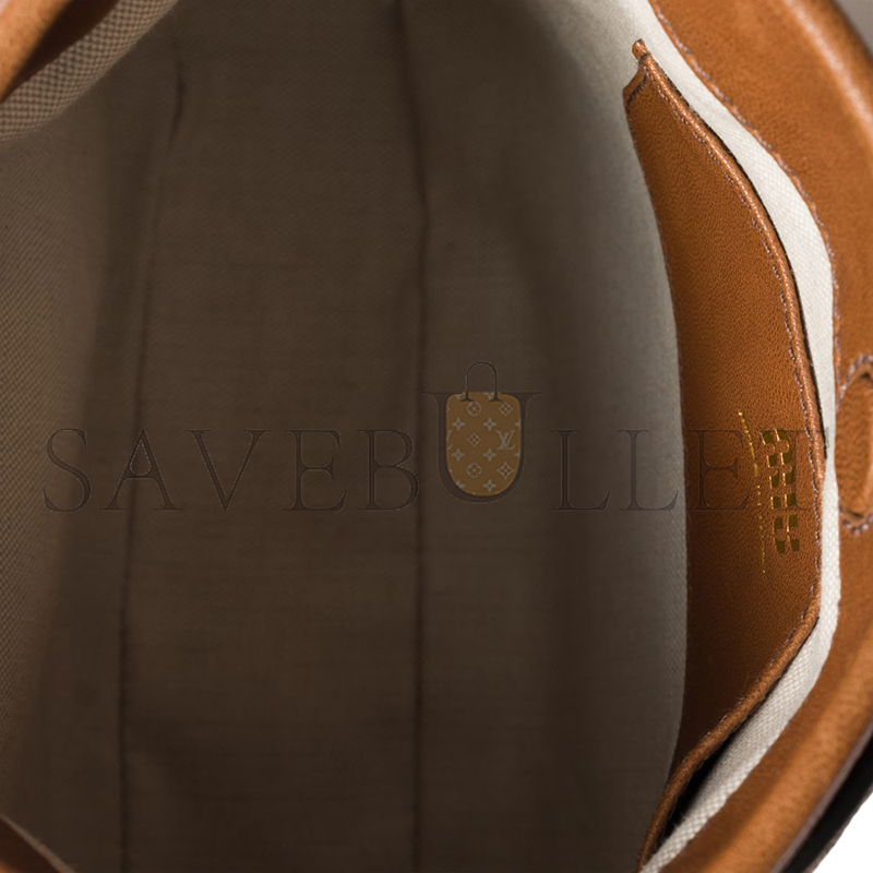 MIU MIU NAPPA LEATHER POUCH 5NR461 (19*17*4.5cm) MIU MIU NAPPA LEATHER POUCH 5NR461 (19*17*4.5cm)